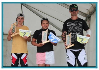 Tylah HALLEY, Taylah PRAGNELL and Bulli HALLEY all with their Souths Plates