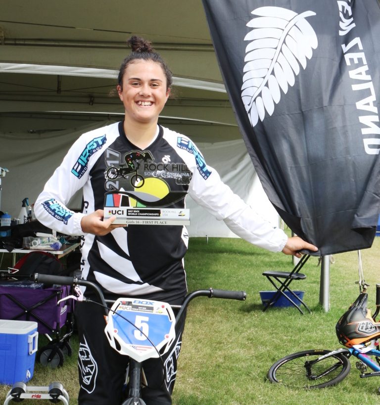 Jessie Smith doubles up with World Championship titles